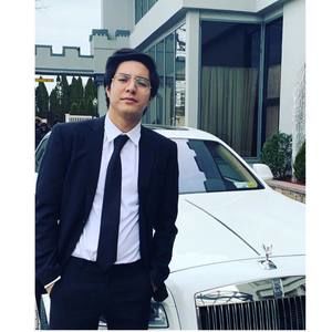 Meet your Posher, Axel